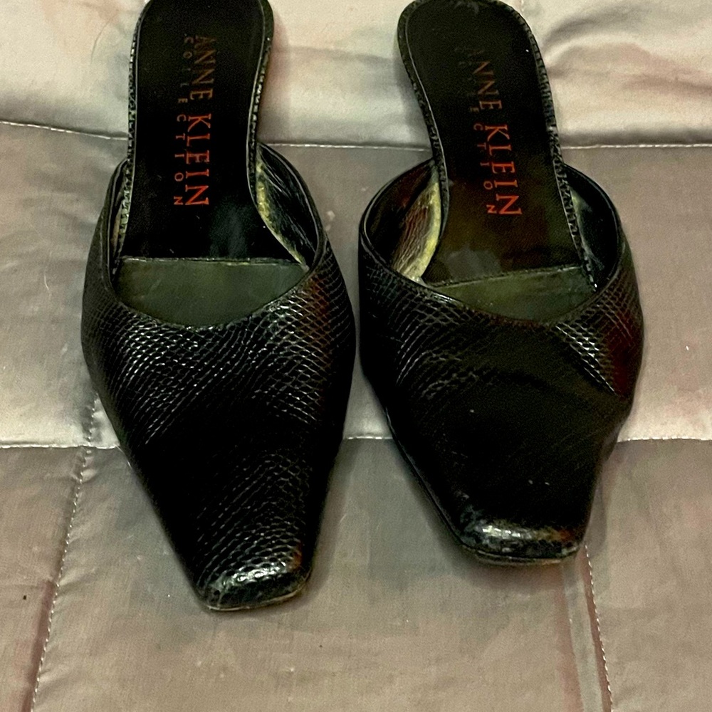 Anne Klein Black low heel mules